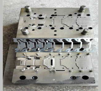 自動級進(jìn)模